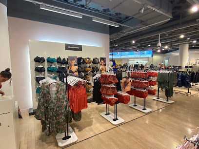 Rougegorge Lingerie - Galeries Lafayette Toulouse, Magasin De Lingerie à Toulouse